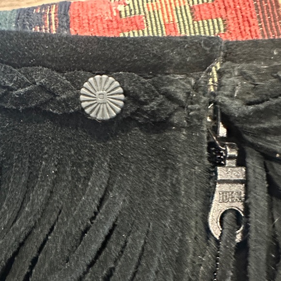 Minnetonka Black 5 layer Fringe Boots - Picture 3 of 8